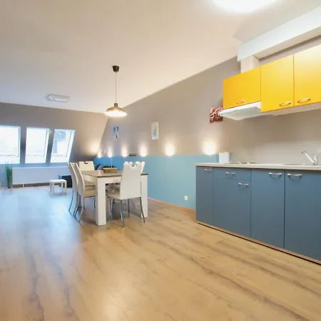 Apartment United Colors Of